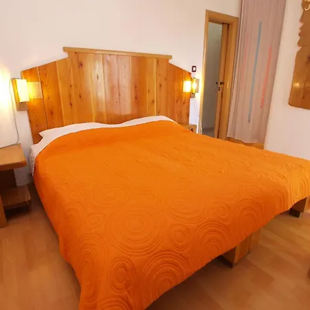 Apartment By The Sea Pjescana Uvala, - 20800 *